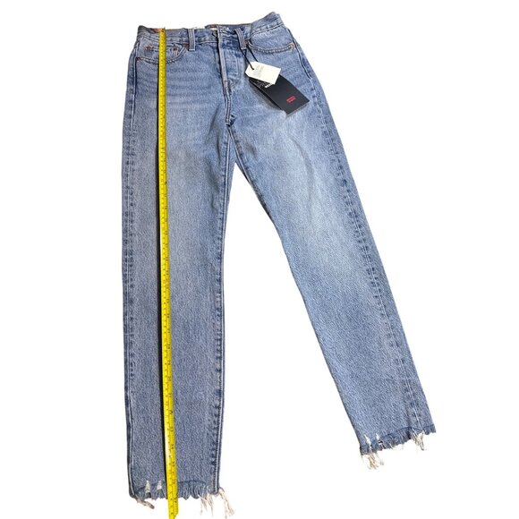 Levis Premium Wedgie Fit High-Rise Tapered Leg Jeans For Women Size 24 Light Was - Picture 7 of 13